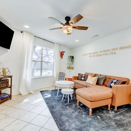 Downtown - Shiner Bungalow At Beer Ranch Project